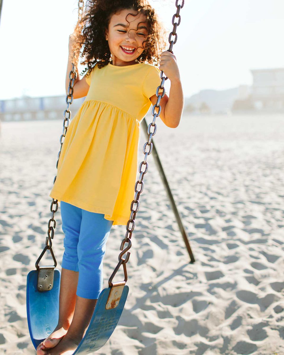 smile - our very play best dresses are $20

shop: bit.ly/shop-hannadres…