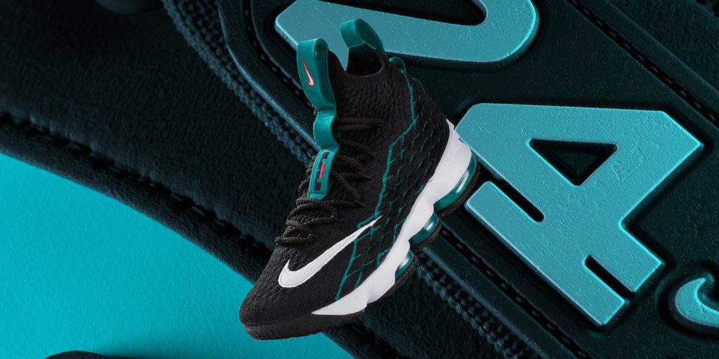 botón precisamente Críticamente Nike.com on Twitter: "The Draw for the @KingJames @nikebasketball LeBron 15  'Griffey' is now open. https://t.co/0sVV5zOflf https://t.co/4KhSEaRurU" /  Twitter