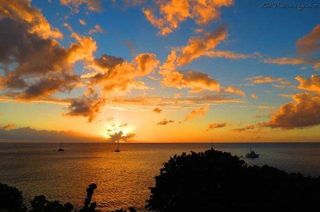 SabaTourism's tweet photo. Beautiful Sunset #welovesaba #visitsaba #sunsets #saba #wanderlust #trip #mytravelgram #travelblogger #caribbean #instatravel #exploring #worldcaptures #doyoutravel #exploreevery #paradise https://t.co/1mUaNk8K4E https://t.co/14KSmLMJib