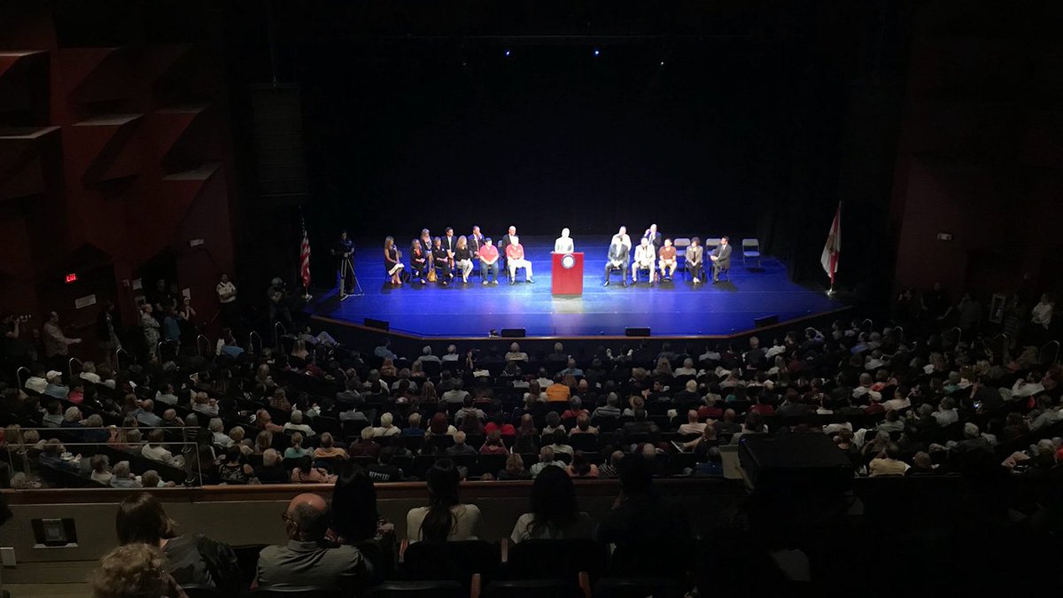 Parkland shooting survivors host first town hall on gun violence bit.ly/2Iq2lPk https://t.co/zwMXbm3wxy