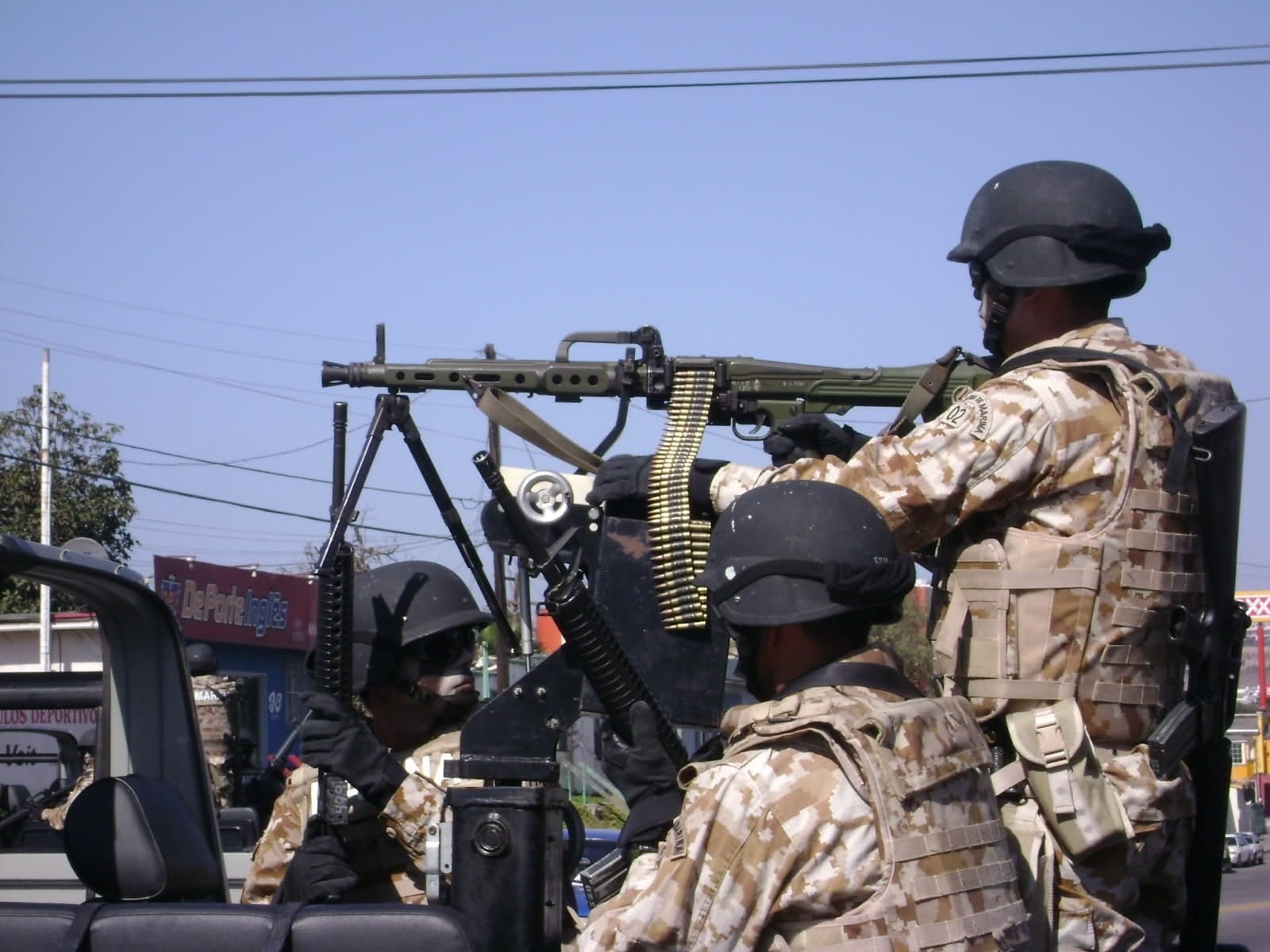 DZ5Z8RWW0AQ_Rfw?format=jpg&name=large