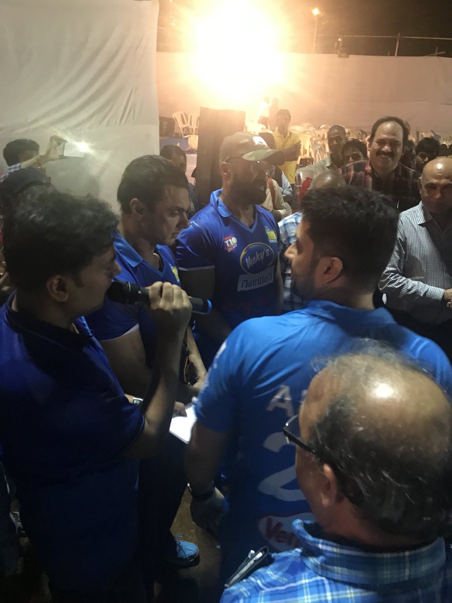 DalpatSunielian's tweet photo. A cricket match was played in Mumbai yesterday, a very good innings was played by #SunilSir's team,
Lov u @SunielVShetty Sir,,
#MumbaiHeros #Cricket #MumbaiIndians https://t.co/pJ8KMQFK3s