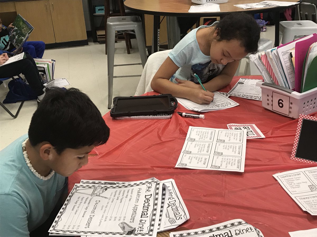 MrsOpauski_LCPS's tweet photo. Welcome to the Decimal Diner! ❤️ #LCPS18 #Tolbert_ES  Yummy Math!! https://t.co/nEIwaWPCiI