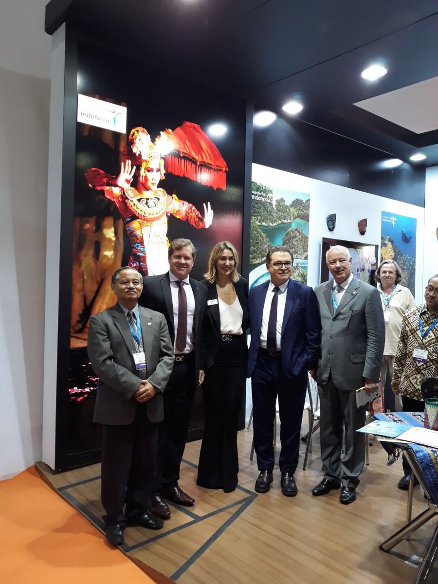 ITPC_SP_Brazil's tweet photo. Reunião do Embaixador da República da Indonésia, Toto Riyanto com o Ministro do Turismo do Brasil, Marx Beltrão no World Travel Market Latin America em São Paulo entre os dias 3-5 de Abril de 2018. Visite o stand Indonésia no pavilhão Ásia.
#itpcsp
#trademarkableindonesia. https://t.co/zmT4vlXwpt