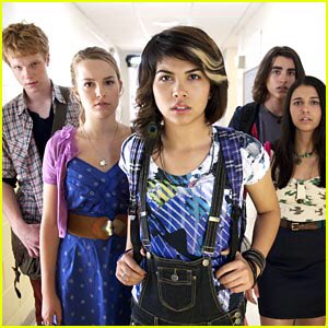 stwardance's tweet photo. NÃO ACREDITO QUE A HAYLEY KIYOKO CANTORA É A MESMA GAROTA QUE FEZ OS FEITICEIROS DE WP E TAMBÉM LEMONADE MOUTH! COMO ASSIM EU IA MORRER SEM SABER DISSO????? https://t.co/OQZNPu1nSG