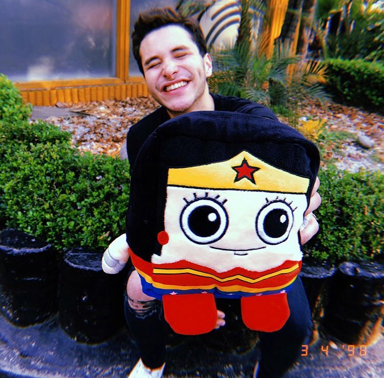 atlgarza's tweet photo. Tu novio, el que gana peluches para ti https://t.co/a7qE5t7AGT