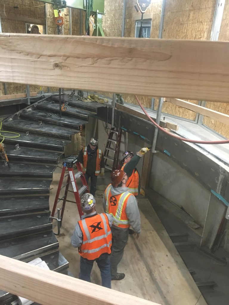 seattlecenter's tweet image. Take a look at the progress happening to the @space_needle during it’s #spacelift That’s a lot of glass!  @KeyArenaSeattle #seattle