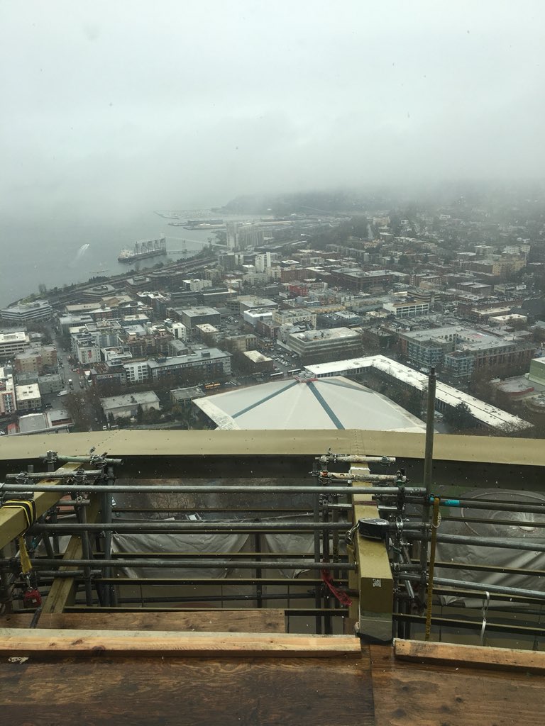 seattlecenter's tweet image. Take a look at the progress happening to the @space_needle during it’s #spacelift That’s a lot of glass!  @KeyArenaSeattle #seattle