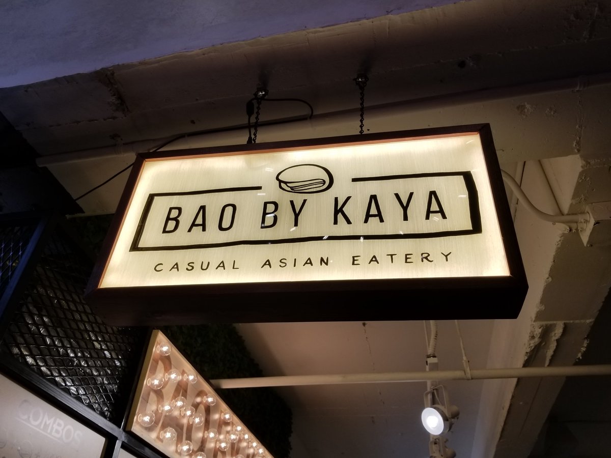 vivatravelstv's tweet photo. @VivaTravelsTV🗽When in New York: @UrbanspaceNYC 
📍 #Midtown #NYC 
🍴Feature Food: Shrimp Tempura Bao &amp; Spring rolls by @BaobyKaya 
#TravelTuesday #Foodie https://t.co/AXD0VYm7Mc
