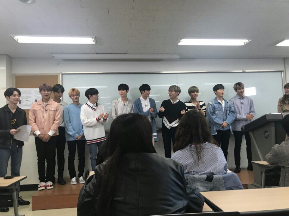 dnwlsejrwlf's tweet photo. 1교시부터 워너원 보는 삶이라니ㅠㅠㅠ배찢ㅠㅠㅠㅠㅠㅠ https://t.co/WTWAvijV9A