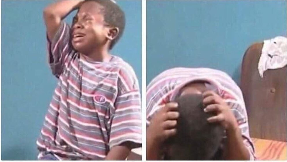 valentinamaya_'s tweet image. Cuando entraba a tomar agua y mi mamá no me dejaba salir más.