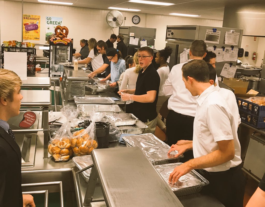 MrClemmer's tweet photo. 50 Nights to Graduation @FallstonHS was a great event! Thanks to everyone who helped and to all the seniors and families in attendance! https://t.co/Xegdv0xYli