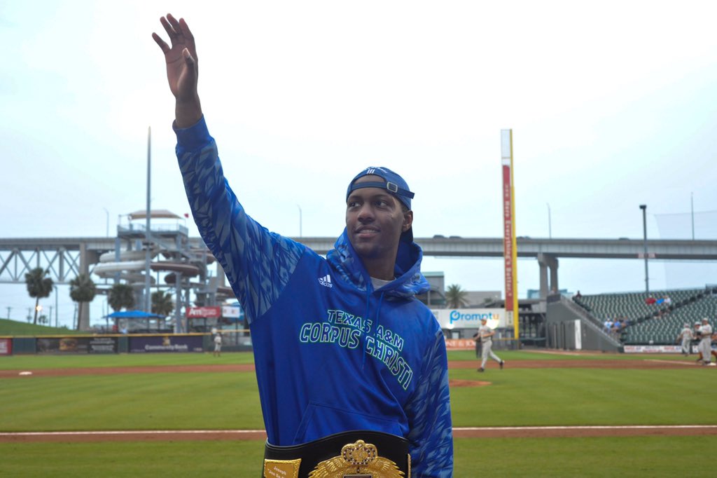 cchooks's tweet photo. The Champ is Here! Congrats again to the Islanders Joseph Kilgore for winning last week's College Slam Dunk Competition in San Antonio. https://t.co/6erdGYKpXF