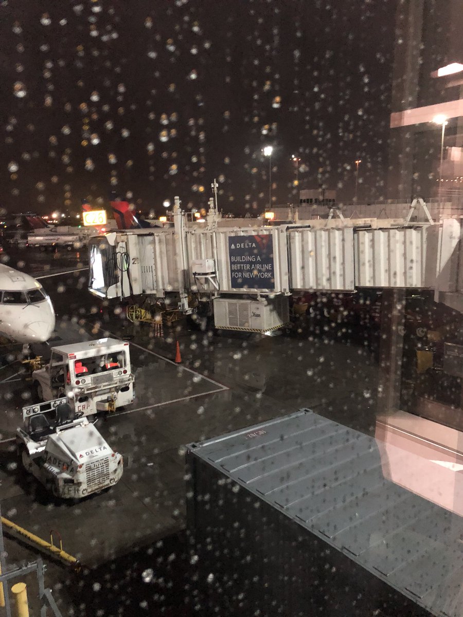 kennedycrowley's tweet photo. Recap: 2 passengers stranded in nyc after properly removing battery from @away smart bag (away-supplied screwdriver snapped in half) and @Delta making judgment call to still push off. Pilot flips off passengers from cockpit. @nbc @FoxNews @TODAYshow @CNBCnow https://t.co/2sHmqbCLom