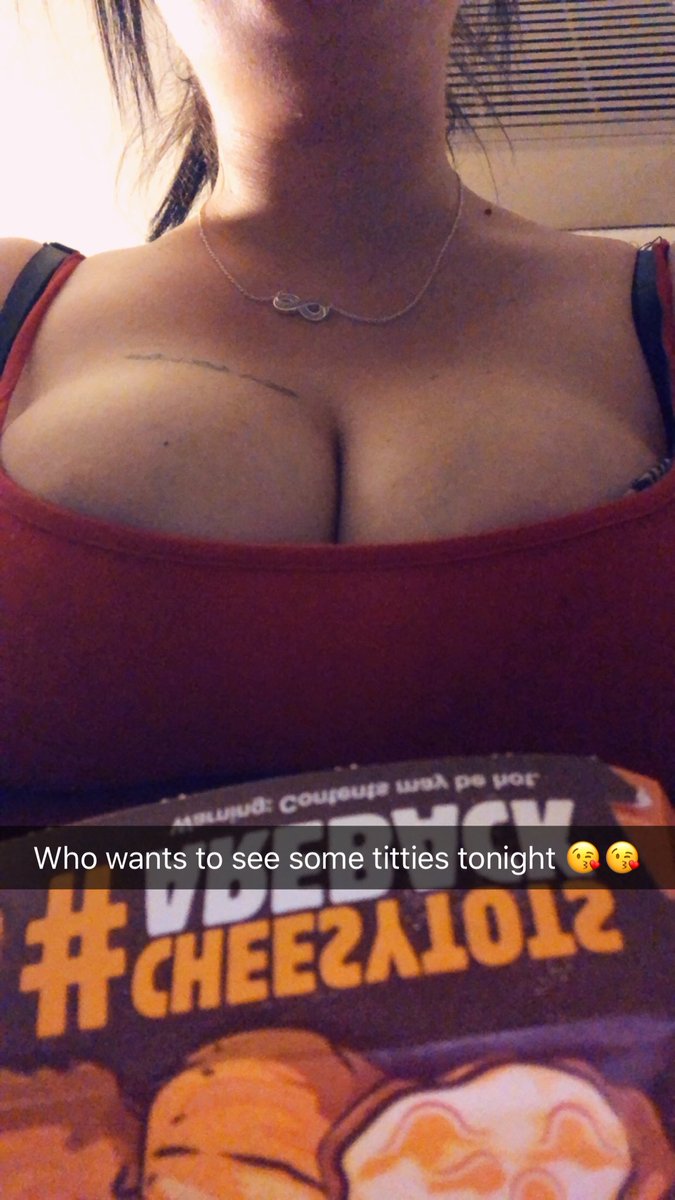 Nicki71269240's tweet photo. Who wants to see some big titties tonight???? 😘 HMU for the premium Snapchat! #premium #addme https://t.co/7DppjwW8Ih