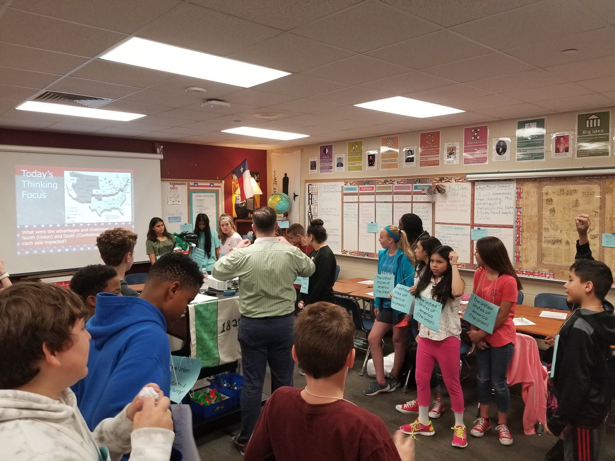 algaze_josh's tweet photo. TX History class having a paper ball fight while learning about the Civil War. https://t.co/a243zsFZEX
