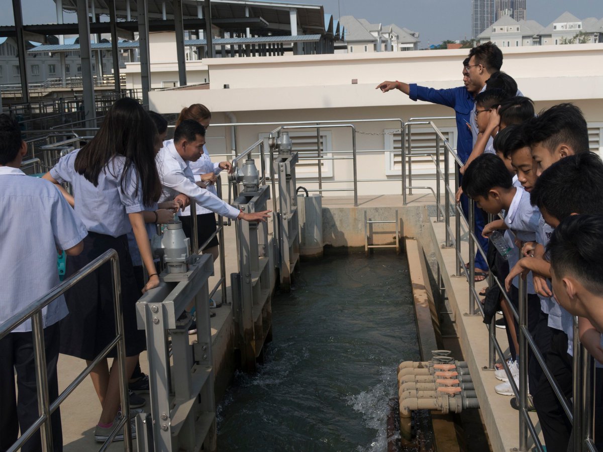SISC_Official's tweet photo. A field trip to a water treatment facility in #Cambodia helps our Grade 7 &amp; 8 students understand the concepts of #Respect and #Community from the @The_IMYC framework. https://t.co/TUBnO8iHJx
