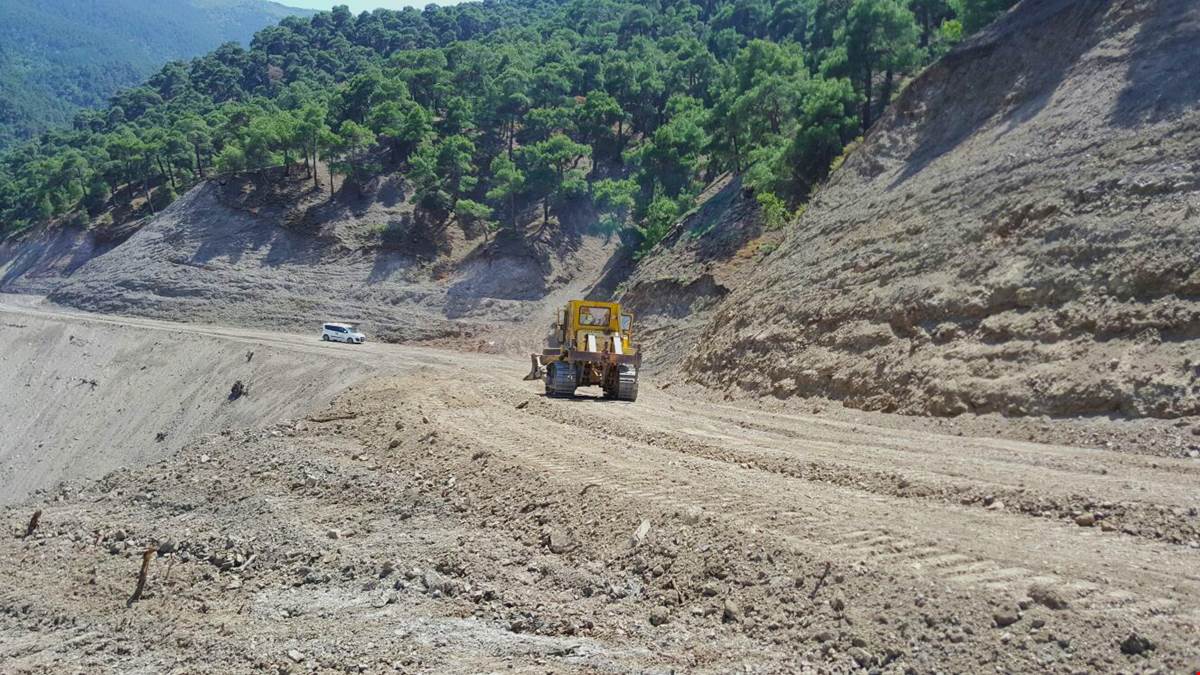 Yukarı ve Aşağı Zeytin Köyleri Arası Yeni Yol İle Bağlanıyor
corumozelidare.gov.tr/yukari-ve-asag…