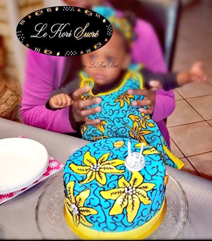 mbeatowe's tweet photo. Our mother Continent is not only beautiful and full of talented people, but also sweet like this #AfroCake designed by Afrofrench pâtissière #NafiNdiaye founder of #LeKoriDoré. Simply beautiful.... she is present on @instagram & @facebook with much more beautiful cake design... https://t.co/l9VJsIKOw3