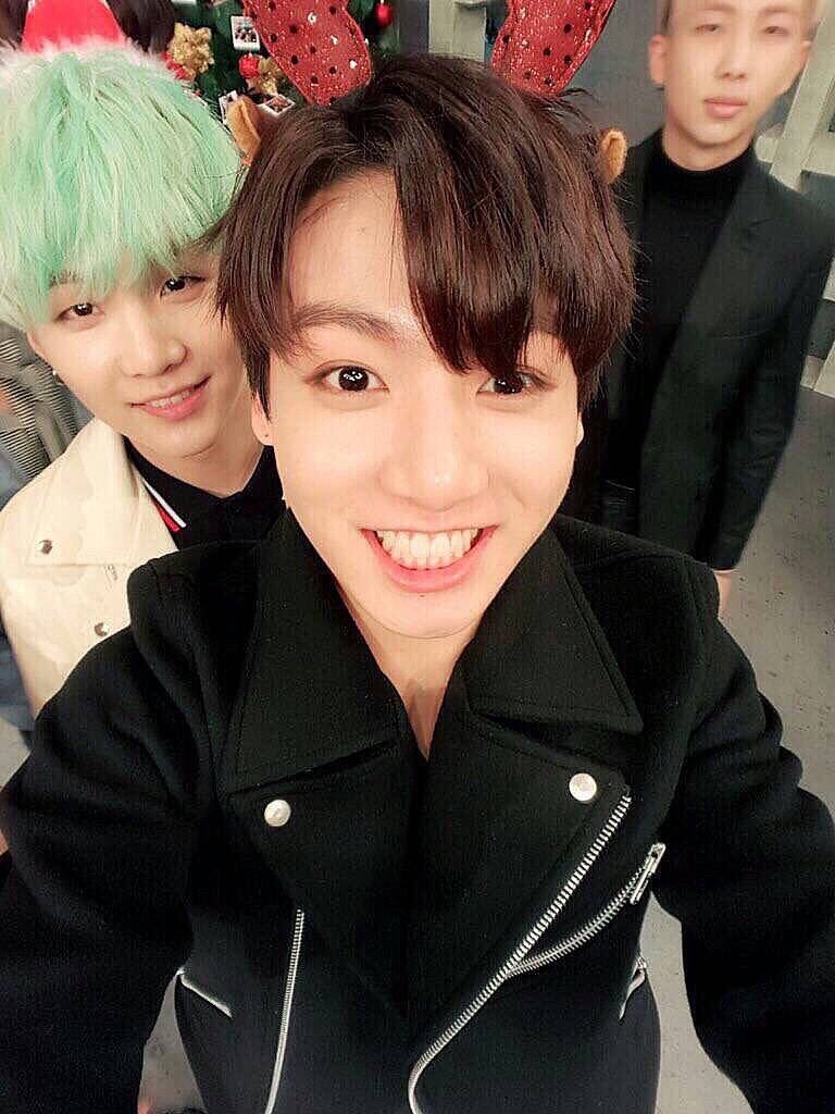 yuukajinsuga23's tweet photo. え、ちょ、ナムㅋㅋㅋㅋ
そんなナムも好きよ😂💛

 #笑った人RT

 #吹いた人RT

 #ツボった人RT

 #見た人RT

 #ナムジュン好きな人RT

 #とにかくみんなRT

 #ARMYさんと繋がりたい 
 #bts 
 #防弾少年団 
 #バンタン 
 #ナムジュン https://t.co/ErGGvuO3C0