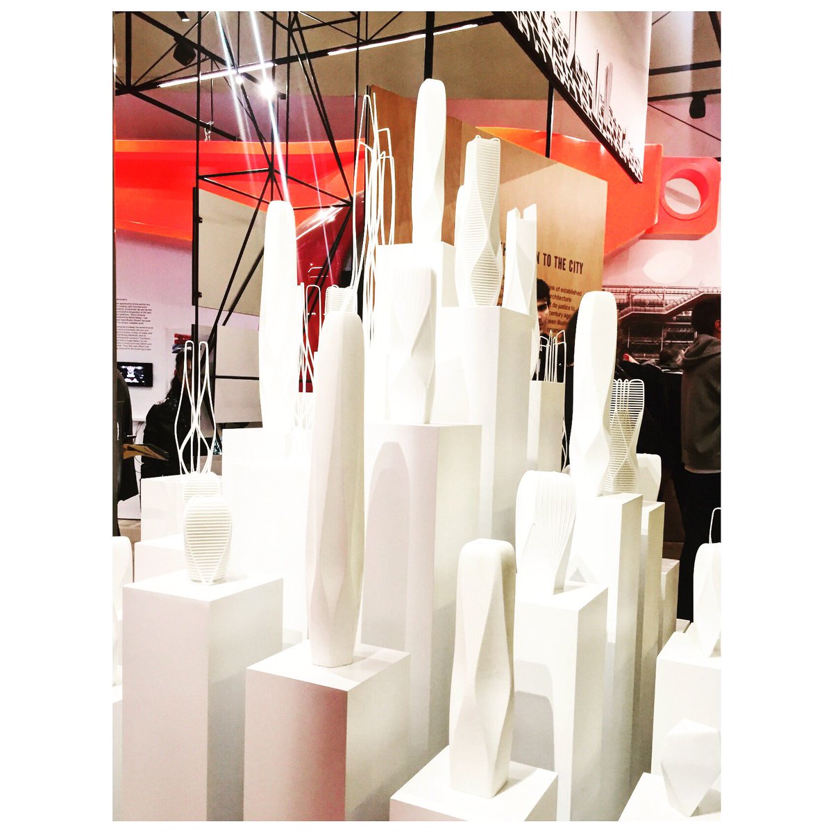 Here too - all happening
.
#bianco #mess #modernità #archistar #architecturedesign #plastico #bello #architettura #architecture #arquitectura #amazing #virtual #skyline #archigram #arquitecture #architecturelovers #uk #architects #iglondon #archiporn #ldn #modernbuildings #design