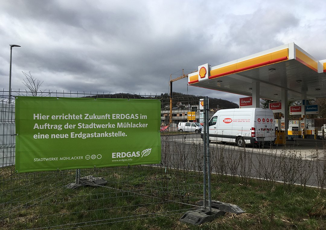 Für die Stadtwerke #Mühlacker haben wir heute eine neue #Erdgas-Tankstelle in Betrieb genommen. Autofahrer können an der bestehenden #Tankstelle von <a href="/shell_germany/">Shell Germany</a> ab sofort zusätzlich #CNG tanken und so einen Beitrag zum #Klimaschutz leisten. #Mobilität zukunft.erdgas.info/leistungen/tan…