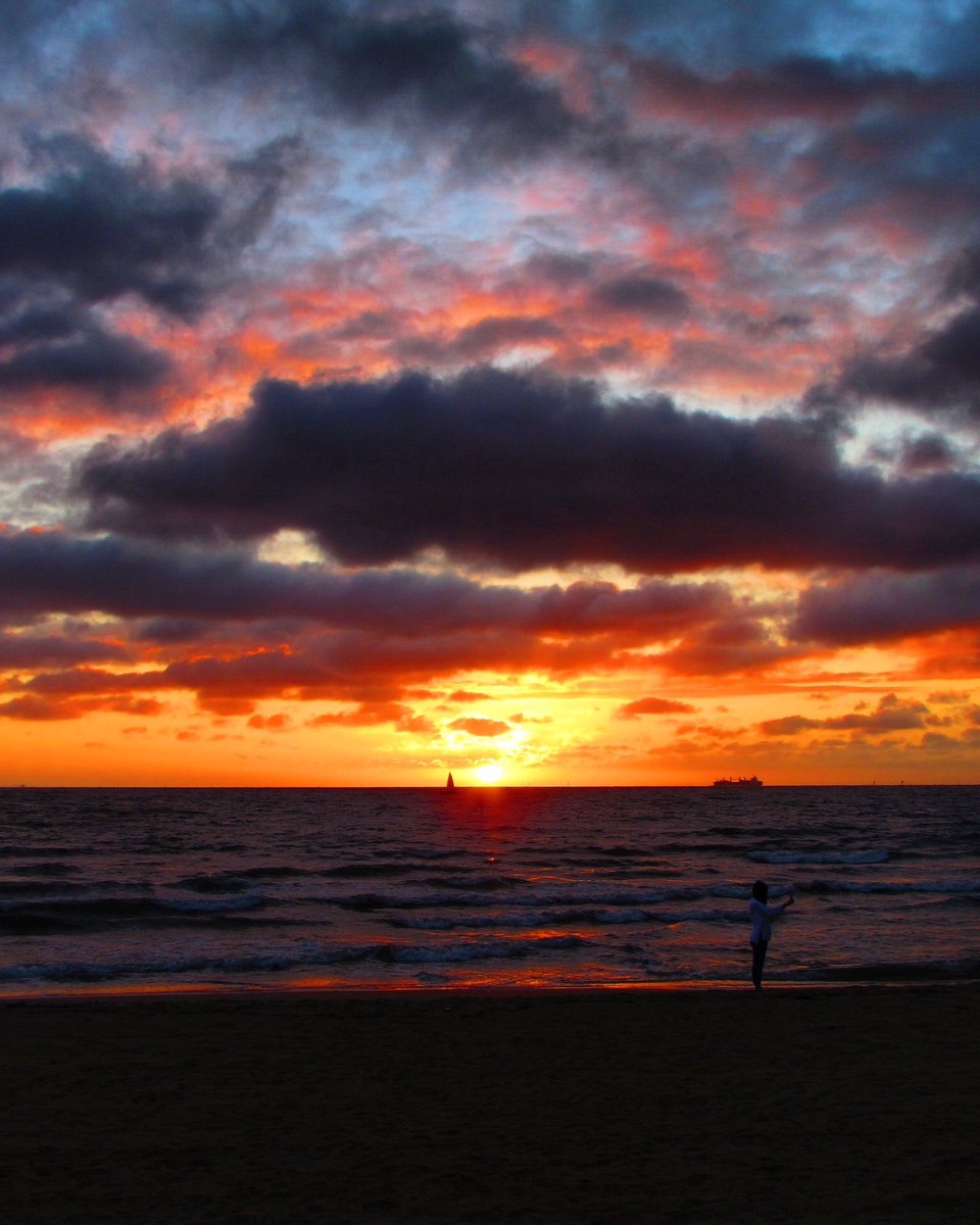 First_We_Eat's tweet image. Morning all! ICYMI, I’m swapping things up and consolidating my personal and food/travel accounts together so all the good stuff is in one place! Join me at instagram.com/burnessie.