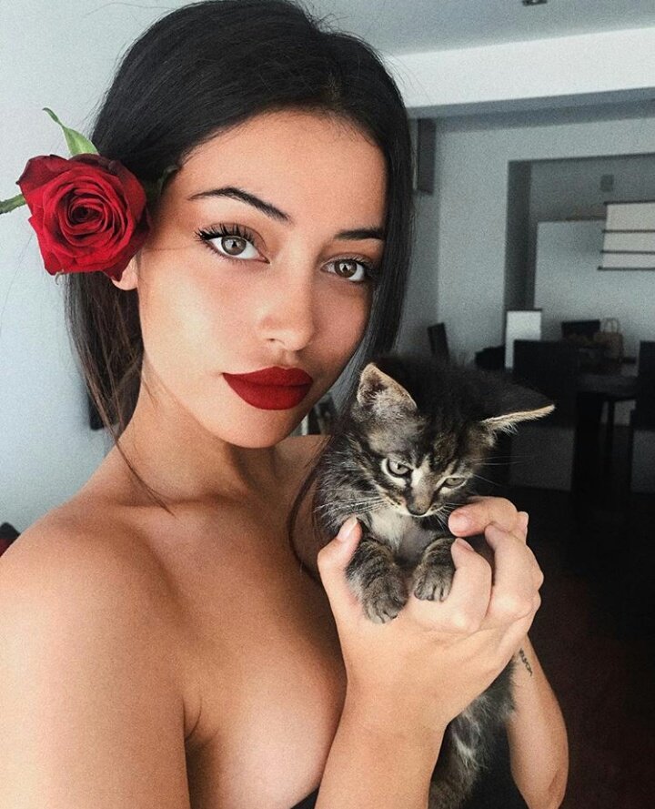 fckedgrl's tweet photo. Fresh start over for this chick😋  Feel free to dm me anytime, i need friends💁🏽 https://t.co/A3jNfm7JfQ