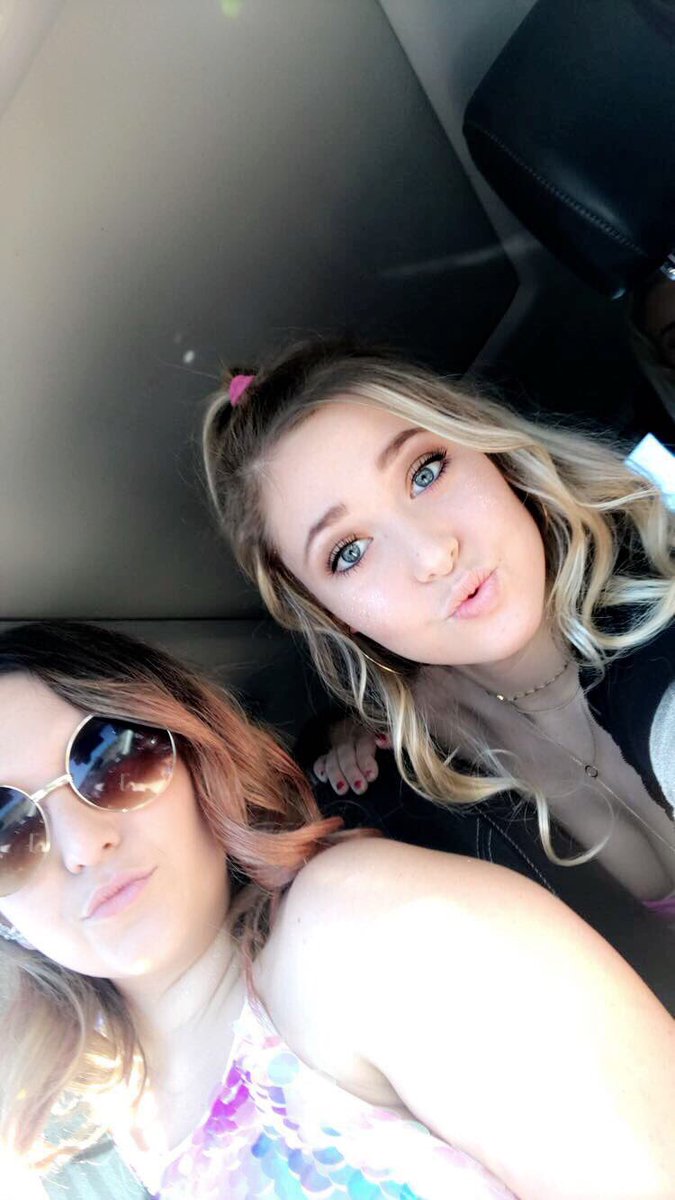 madeleine_w2's tweet photo. happy birthday sydiee i love you so much what would i do without you ❤️❤️ @SydScope https://t.co/kbxkKSOMWF
