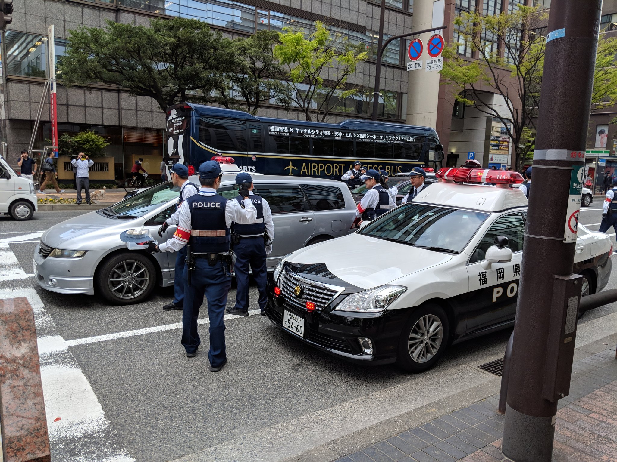 画像 こんな都会のど真ん中にこんなに警察車両が沢山 T Co Jnmoadhjto まとめダネ
