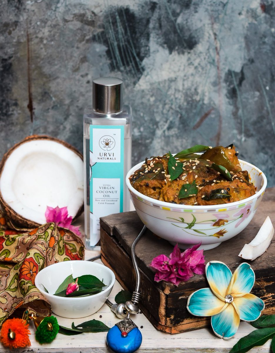 LohanZee's tweet photo. South Indian style spicy eggplant curry https://t.co/OWPXzHbg4F https://t.co/uU9YBD0P5i