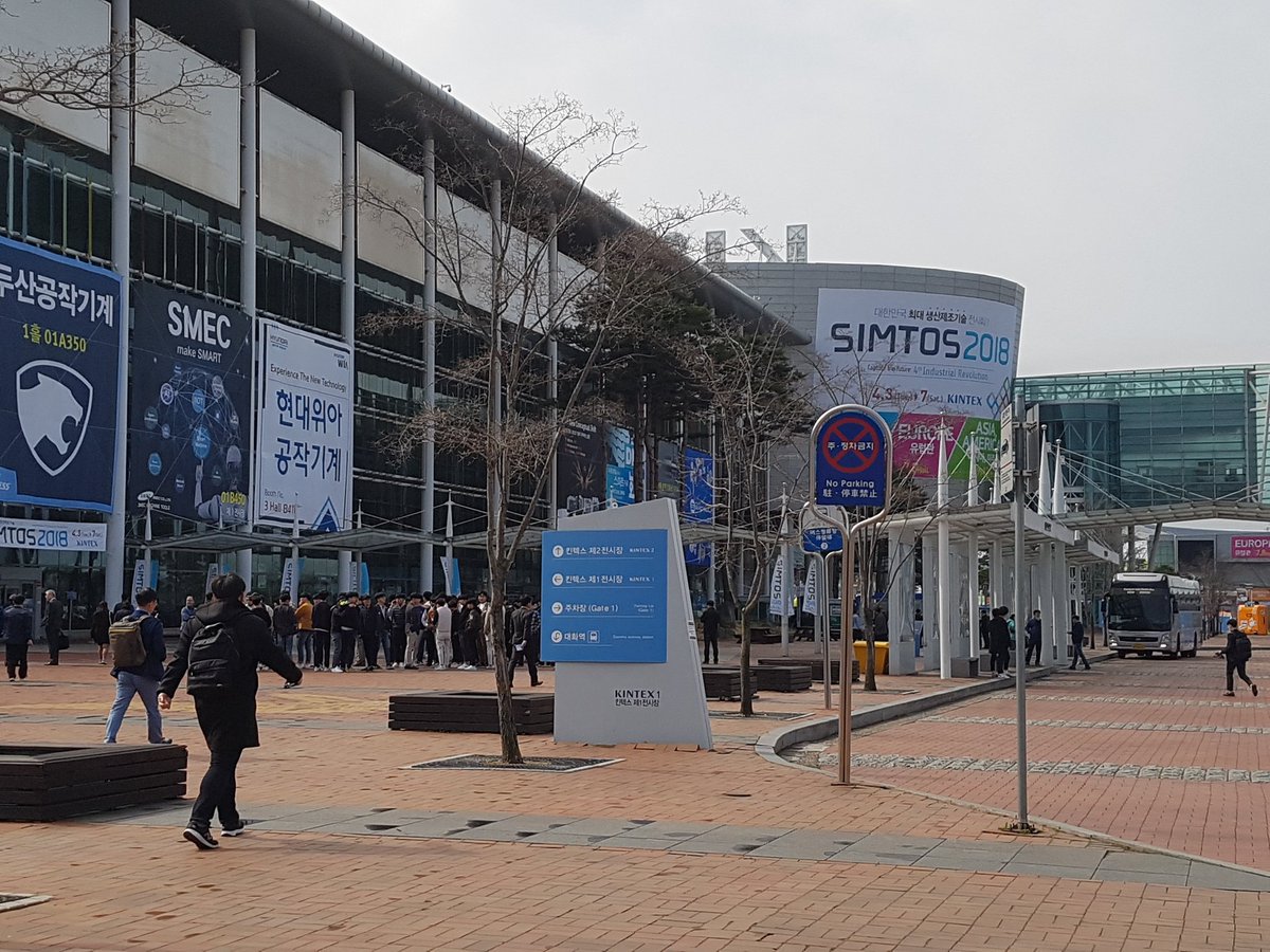 3dEast's tweet image. Pretty busy place...for a Wednesday!
#Korea #SIMTOS2018
