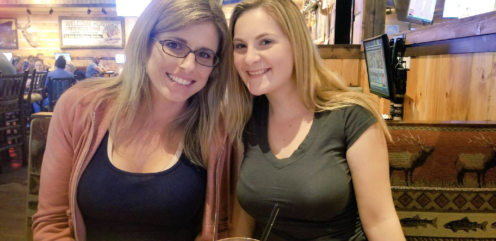 Post-shoot dinners are the best. Love working with @corychasexxx and @nbproductions1 Can’t wait for what the future holds 💕 #GrindCity #PositiveMindset #motherdaughter #learnsomethingnew #familydinner https://t.co/JyFq7xFijV