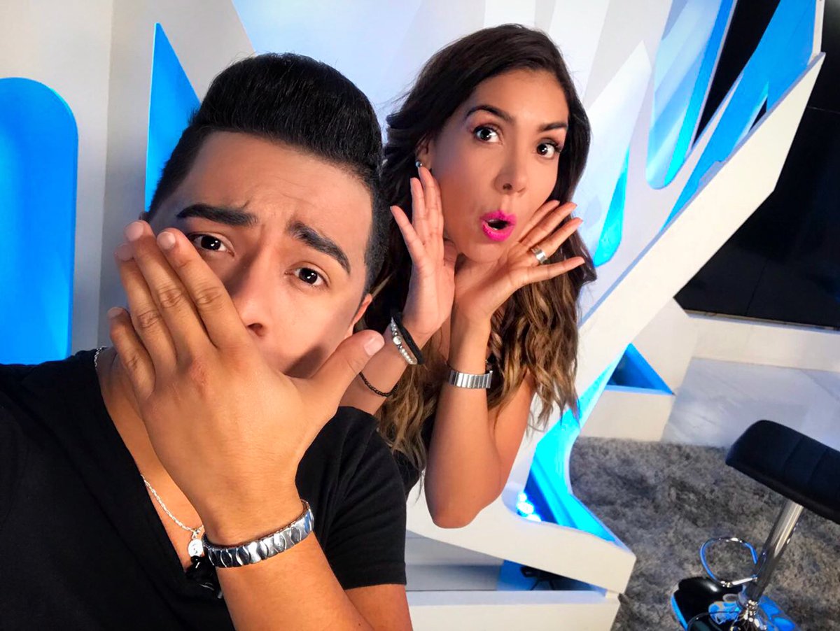 arturomapache's tweet photo. Esperen el próximo #NotiFuria porque traemos buenos chismes. ♥️  @furiaoficial @kebuenaoficial 🙌 #día #grabación #Equipo #Digital #KB https://t.co/pKnzVxKgiA