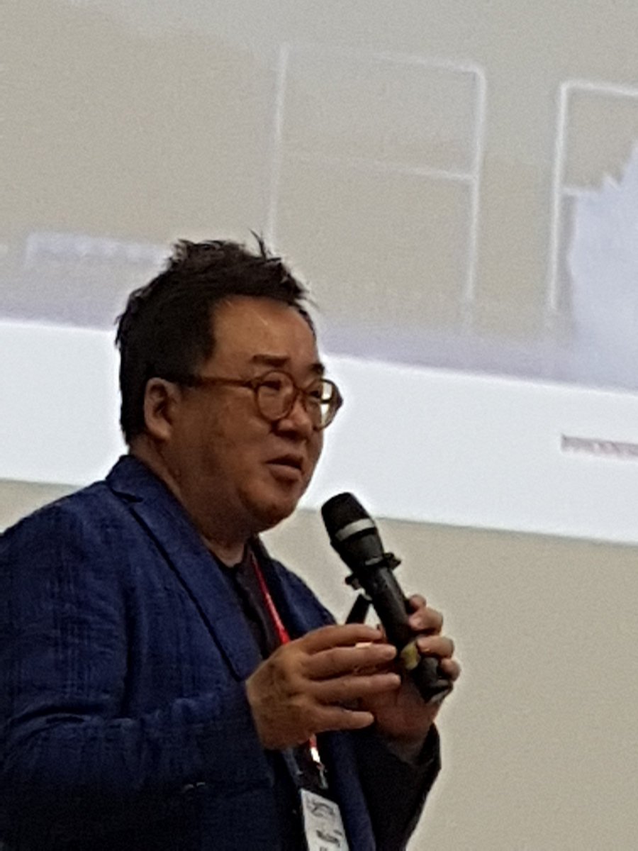 3dEast's tweet image. #Korean "Inno D" design studio founder, Kim Young-Se, is now speaking at the #SIMTOS2018 conference now.