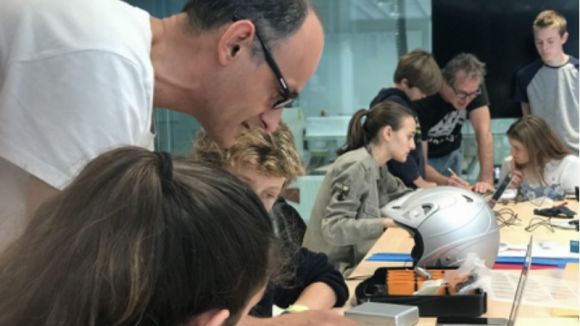 afonscugat's tweet image. DEMÀ #dijous al &apos;Sant Cugat a fons&apos; 

➡️Coneixem els detalls de la 2a edició del @makerchallenge_
➡️Seguirem amb &apos;Cinema a a la Xarxa&apos; @valex_cat
➡️Acabarem amb l&apos;espai &apos;D&apos;aquí i d&apos;allà&apos; 

👉 cugat.cat/radio #SantCugat