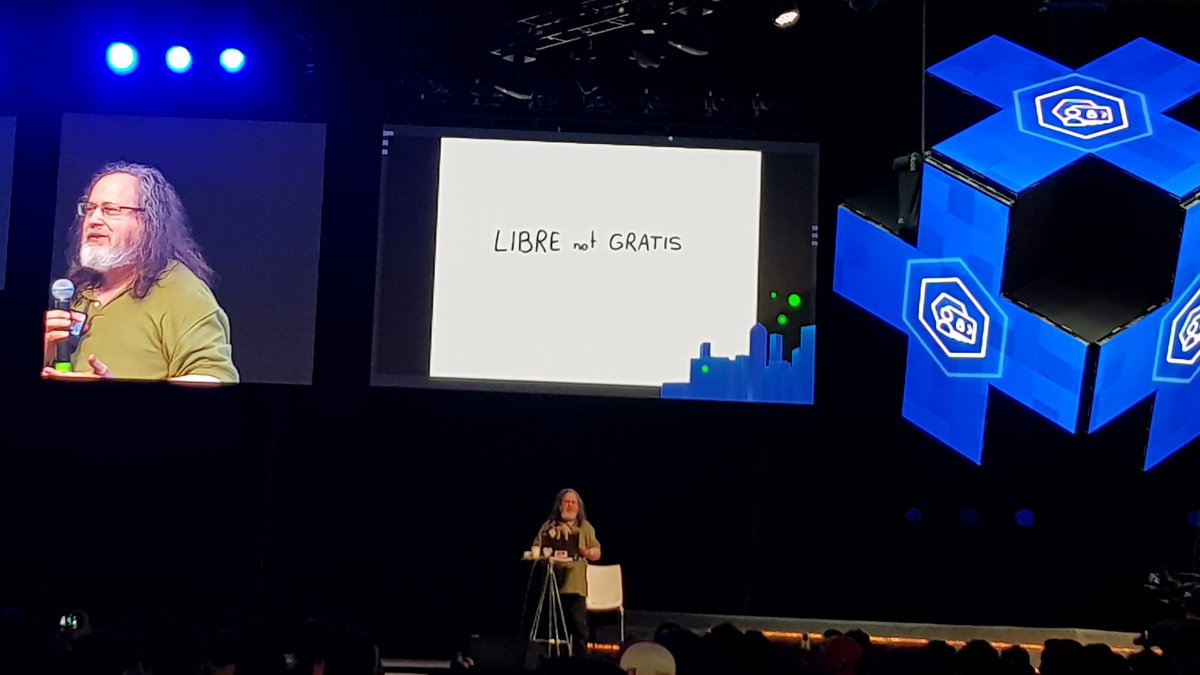 modwebtechnics's tweet photo. Despues de contar varios chistes en español, Richard Stallman pidio que no se distribuyera sus fotos en Facebook, Instagram o WhatsApp. #richardstallman #TalentLand #librenotgratis https://t.co/2X8d0hOXOc