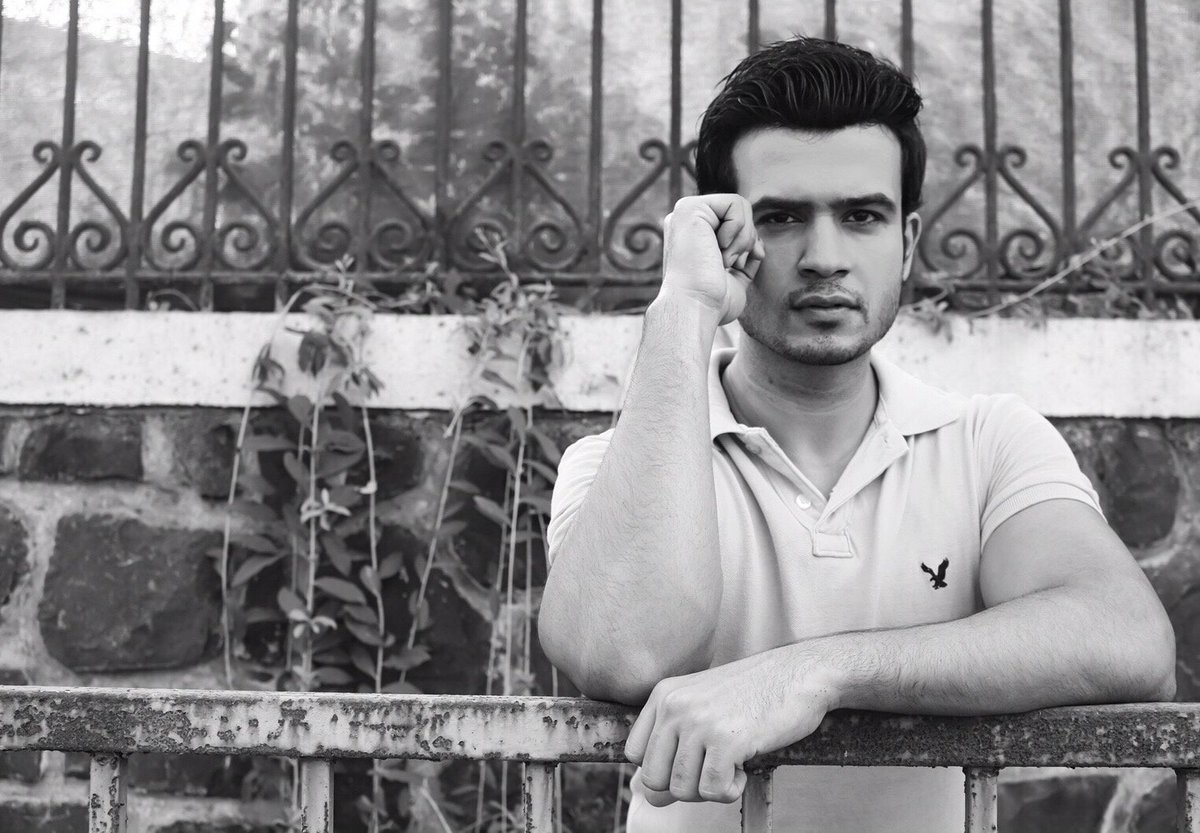 imyashgera's tweet photo. There Is A Voice That Doesn't Use Words.. Listen !
Cc- #Rumi
#humanitarian #spreadthemsgoflove #Yashgera #lobju https://t.co/XdKnZ6d3Cs