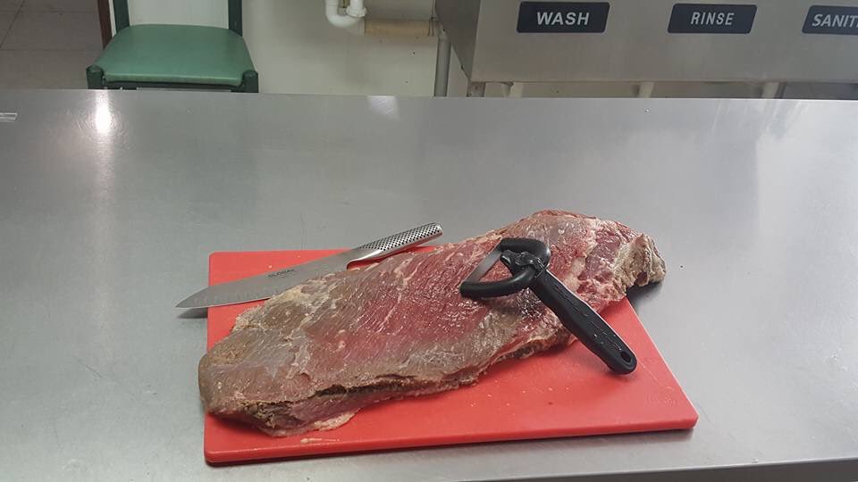Brisketmaster's tweet photo. Check Out Qwick Trim it will make Trimming your BBQ Meats a breeze.
Fat Cap and Silver Skin Trimmer. https://t.co/A6VhBFoo1w https://t.co/RlStQb1sdD