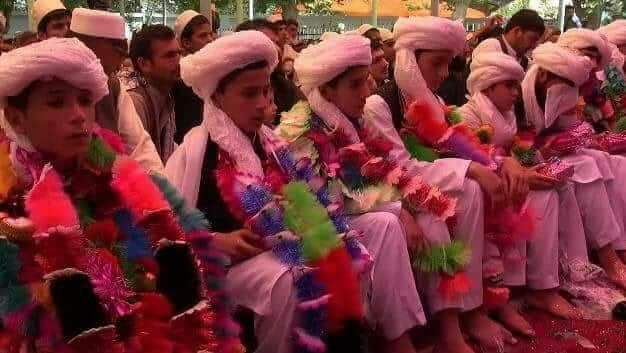 Malik32915's tweet photo. Where is UNO, Where is Ummah, where does our media stand? No solid response even from the soil of Afghanistan yet. I’m broken from within by watching visuals on social media. #KunduzMassacre https://t.co/qCnH0BWuEt