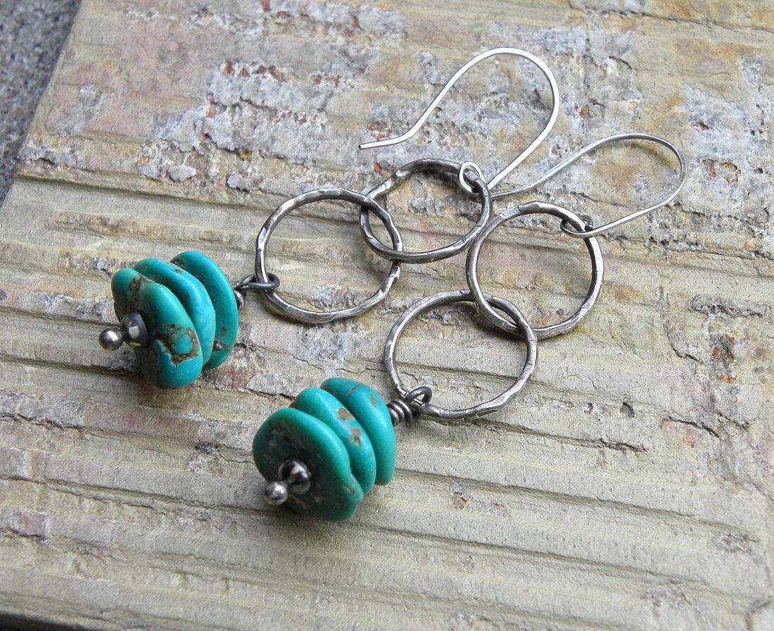 LoveStoneArts's tweet photo. Turquoise Stack Earrings with Sterling Silver Rustic Links E140 https://t.co/pOJUEEsPqD #jetteam #silverjewelry #opals #gemstones #TrendingForSummer https://t.co/PLvDlXjNjY