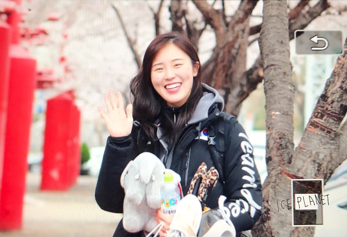 mikgnala's tweet photo. 180404
목동 고양시청 훈련 퇴근 프리뷰 
with 벚꽃🌸
#김아랑 #쇼트트랙 https://t.co/Y4Fx5KIvLw