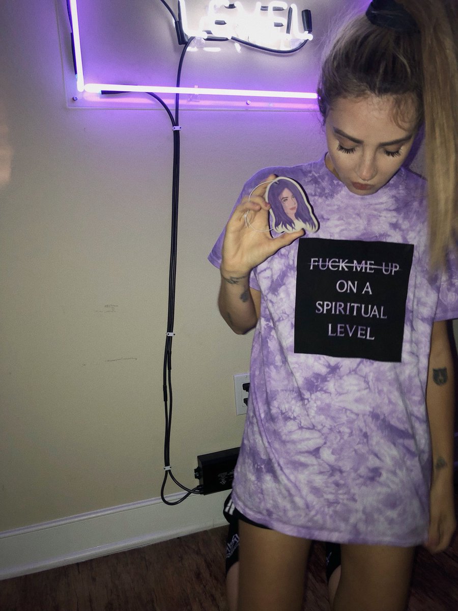 awonderland's tweet photo. feeling vulnerable &amp; needy https://t.co/Tu4ET7mmie