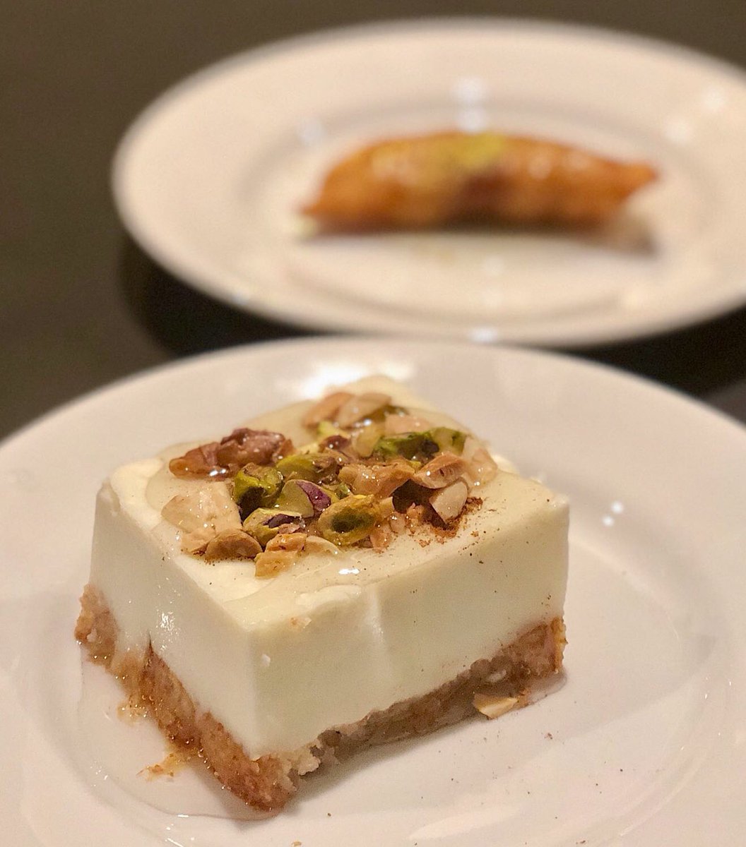BlogHedonista's tweet photo. #postre #mahalabie #leche almidón de #maiz #azucar y agua de #azahar Detrás #atayef #empanadillas dulces con #miel en #shamcafebcn #poblenou #barcelona #desserts #sweet https://t.co/L97fUXzMS5