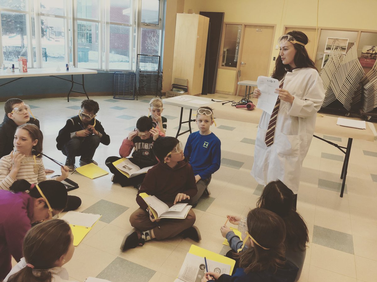 MmeDwyer's tweet image. La semaine passé on a fait une journée d'expériences scientifiques pour mieux comprendre les changements d'état de la matière! #miniscientists #makesciencefun