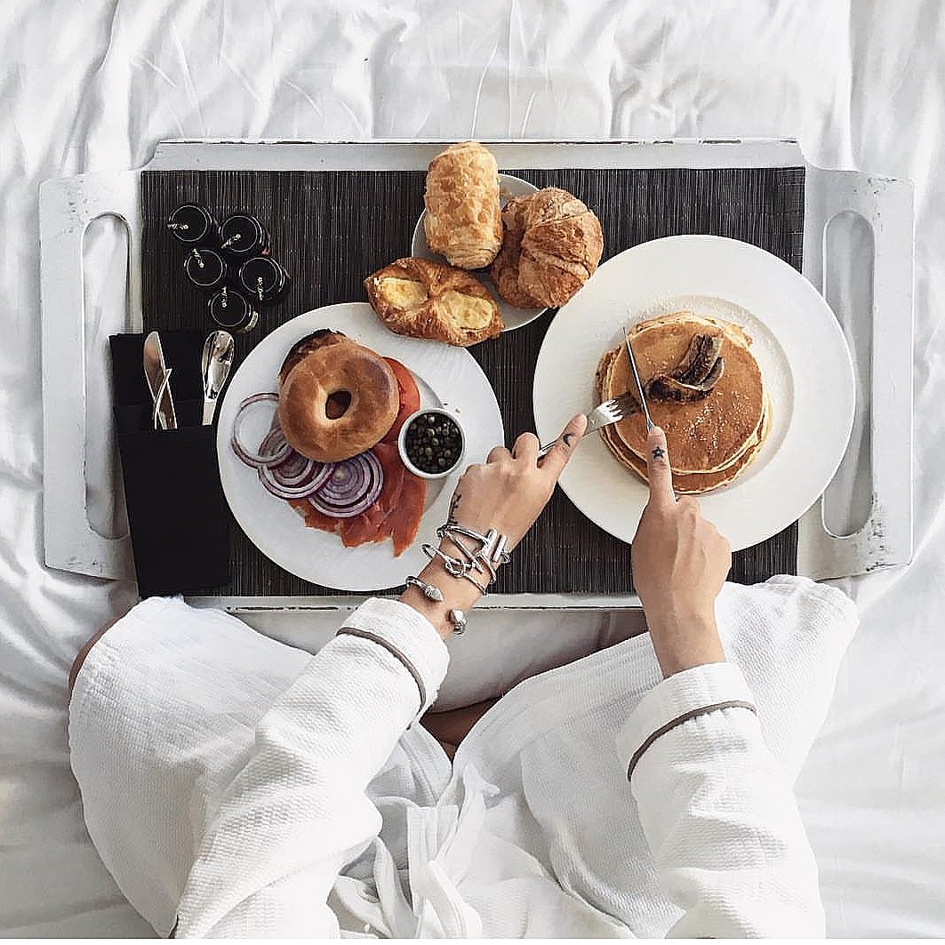 Pre-game with @whotels. 🍓

📸 by <a href="/songdani/">tara</a> 

#WDubai #WHotel #Morning