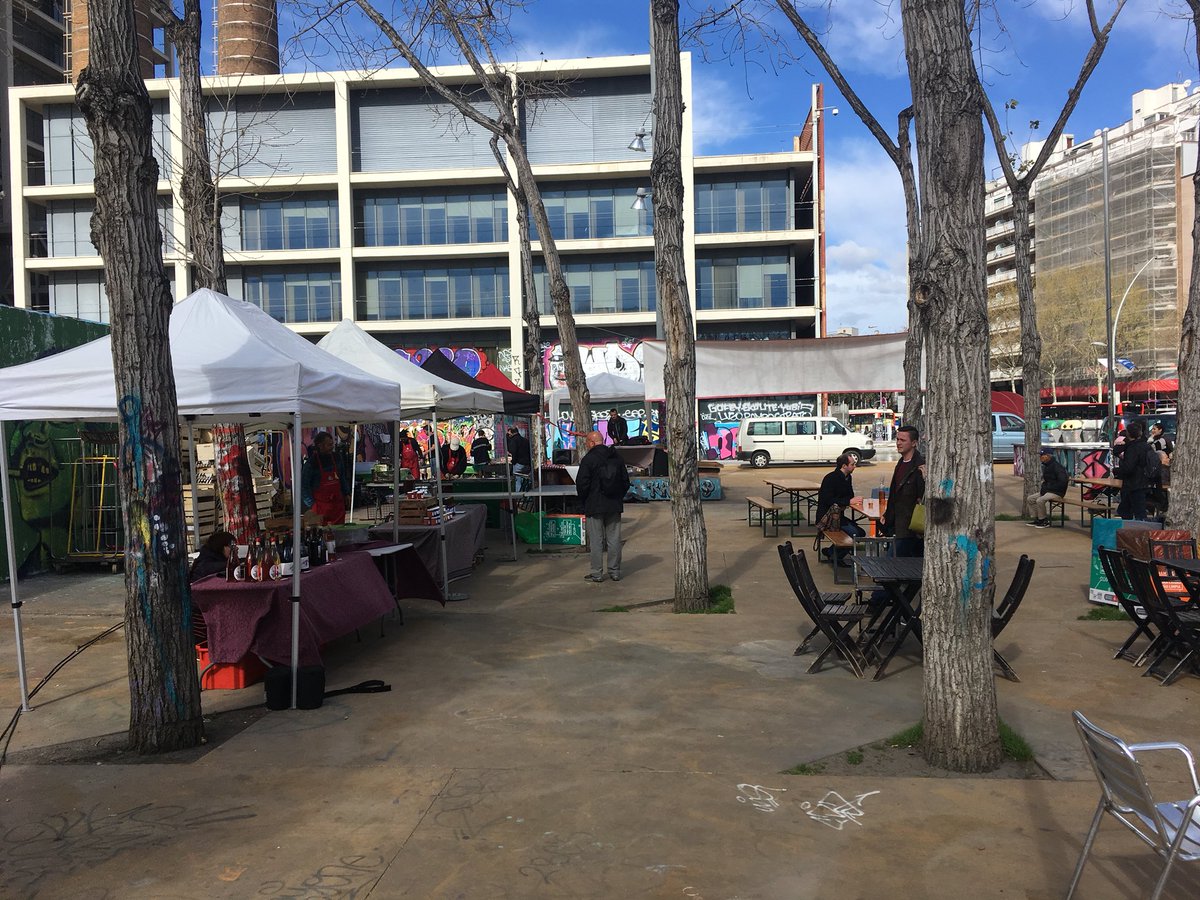 Belle rencontre avec @slowfoodbcn pour découvrir le Marché de la Terre avec les producteurs alentours ! Des idées pour #paris ! #barcelona #SlowFood #alimentation