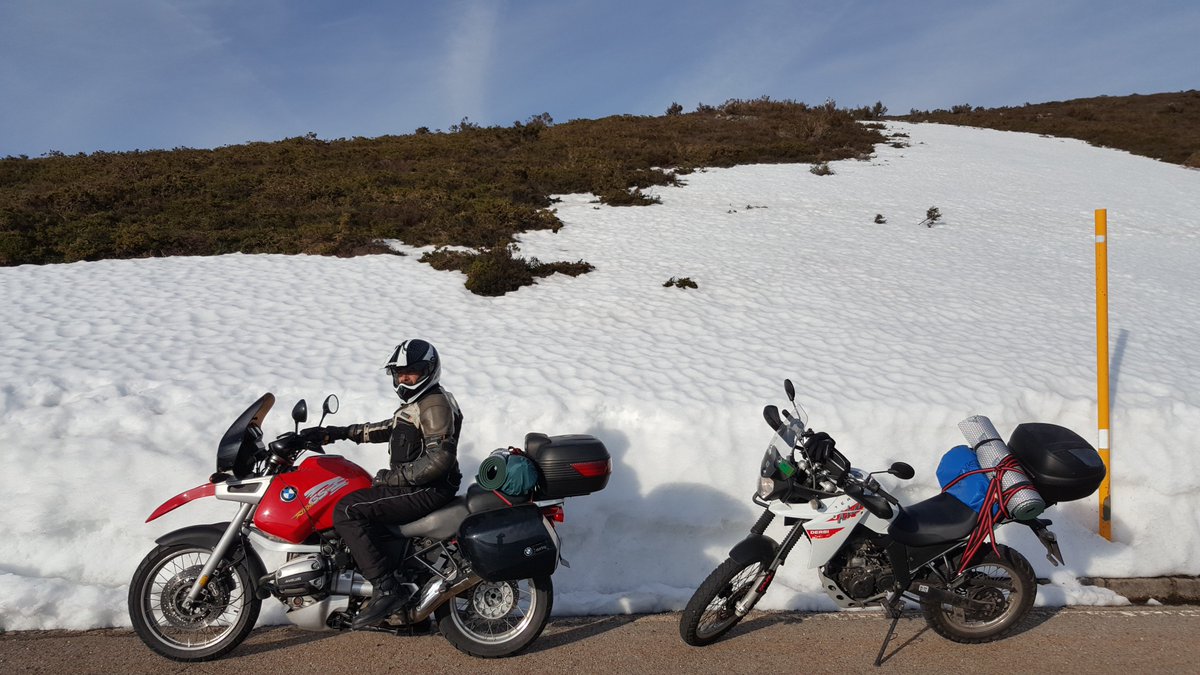 rubensantamoto's tweet photo. La Derbi era mucha Derbi!!!#missyou #derbiterra #adventure #bmw #r1100gs https://t.co/KeE4GLTdcd