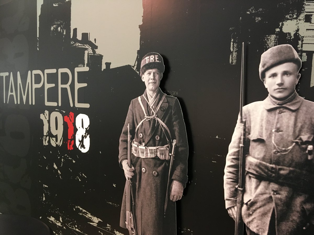 Presidentti Niinistö tutustuu parhaillaan Tampere 1918 -näyttelyyn Tampereella. #Niinistö