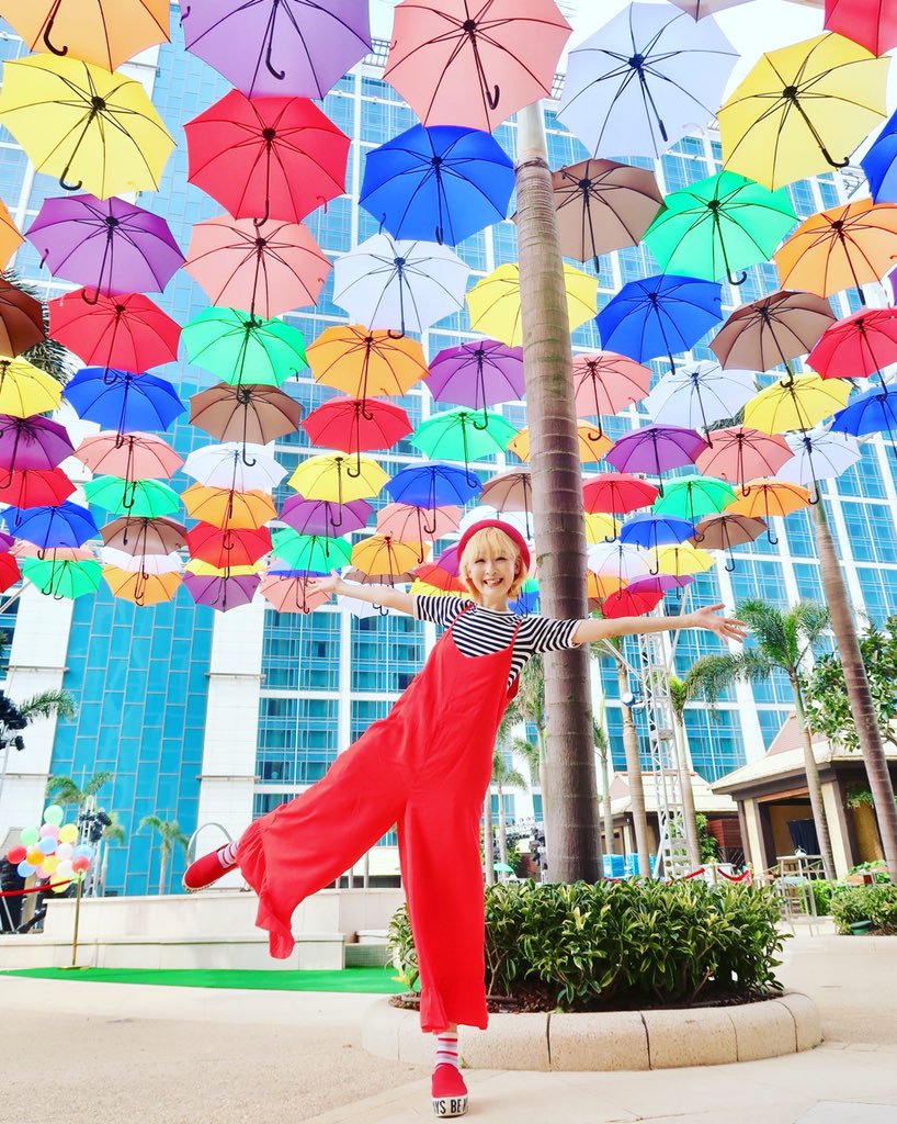 Rie りえ 香港 マカオでのイベントでポルトガルのアゲタの傘祭り Agueda Umbrella Sky Project をイメージしたデコレーションされてて 超インスタ映えだった アンブレラデコレーション Macau 澳門 マカオ T Co 7fwk7sb5qf Twitter
